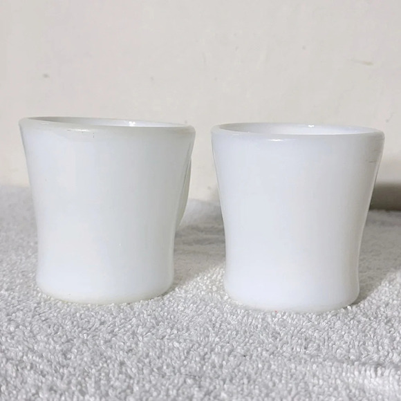 Vintage  Federal Heat Proof Milk Glass Mugs x2 - Picture 2 of 10